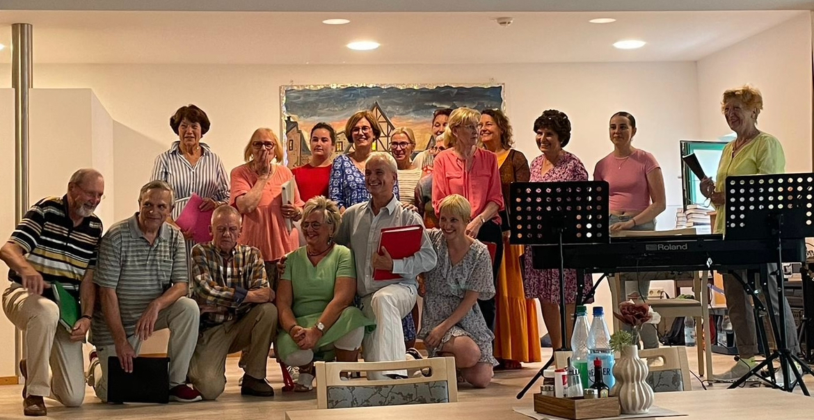 Genovevachor beim Auftritt im Seniorenzentrum
